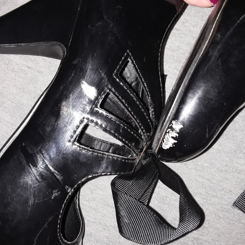 Heels - Picture 4 of 4